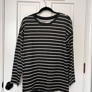 Lou & Grey Charcoal and White Knit Top